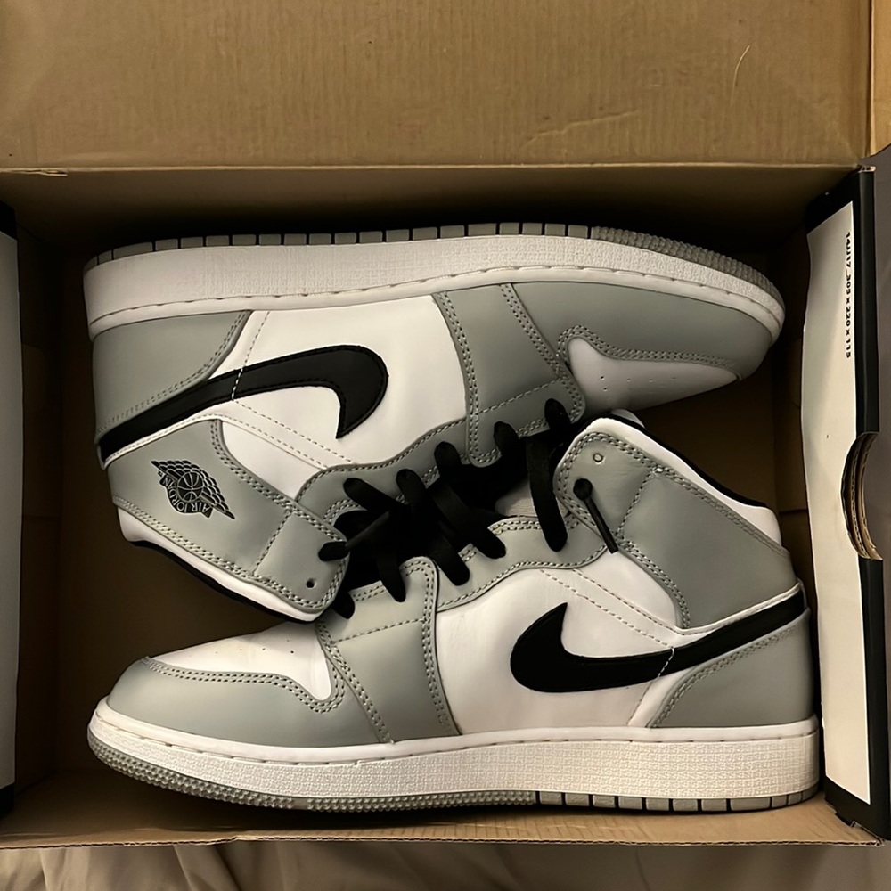 Nike Air Jordan 1 Mid (GS) Smoke Grey